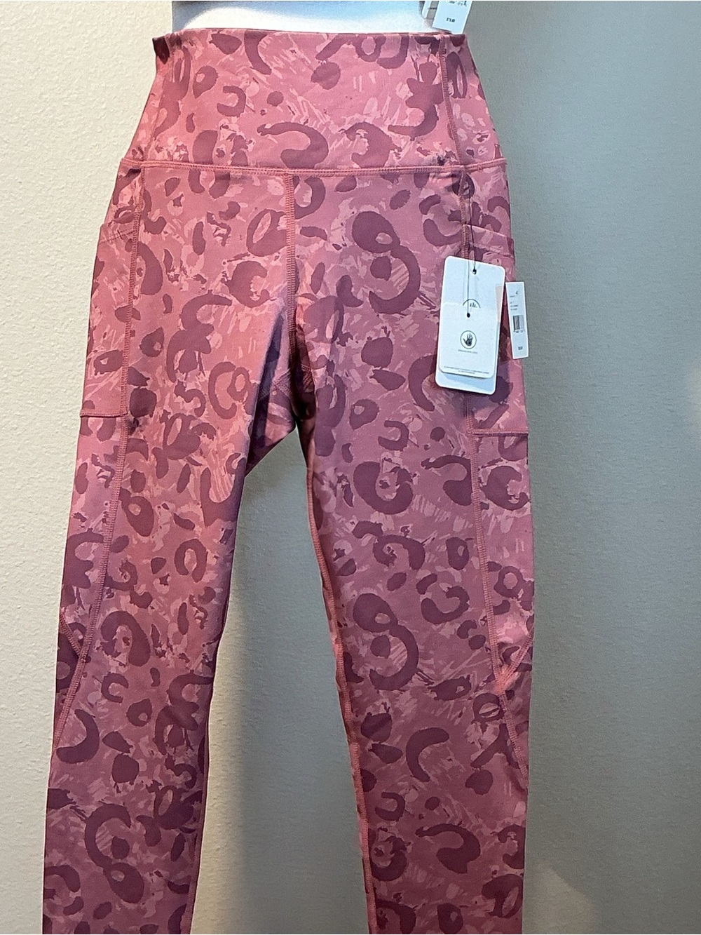 Body Glove M Pink Leopard Sports Bra High Rise Pocket Leggings Set NWT - Picture 5 of 13